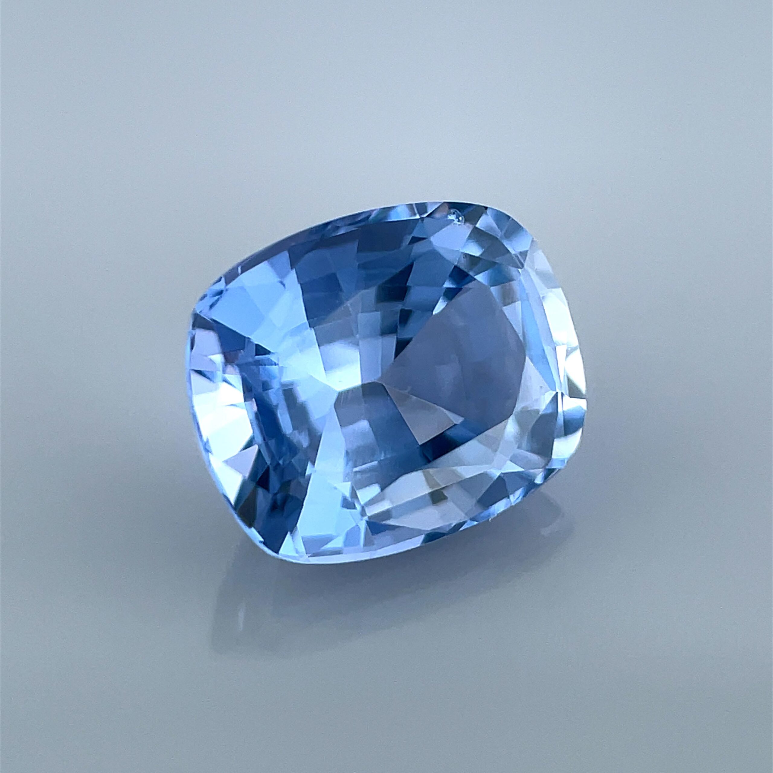 spinelle bleu cobalt taille coussin