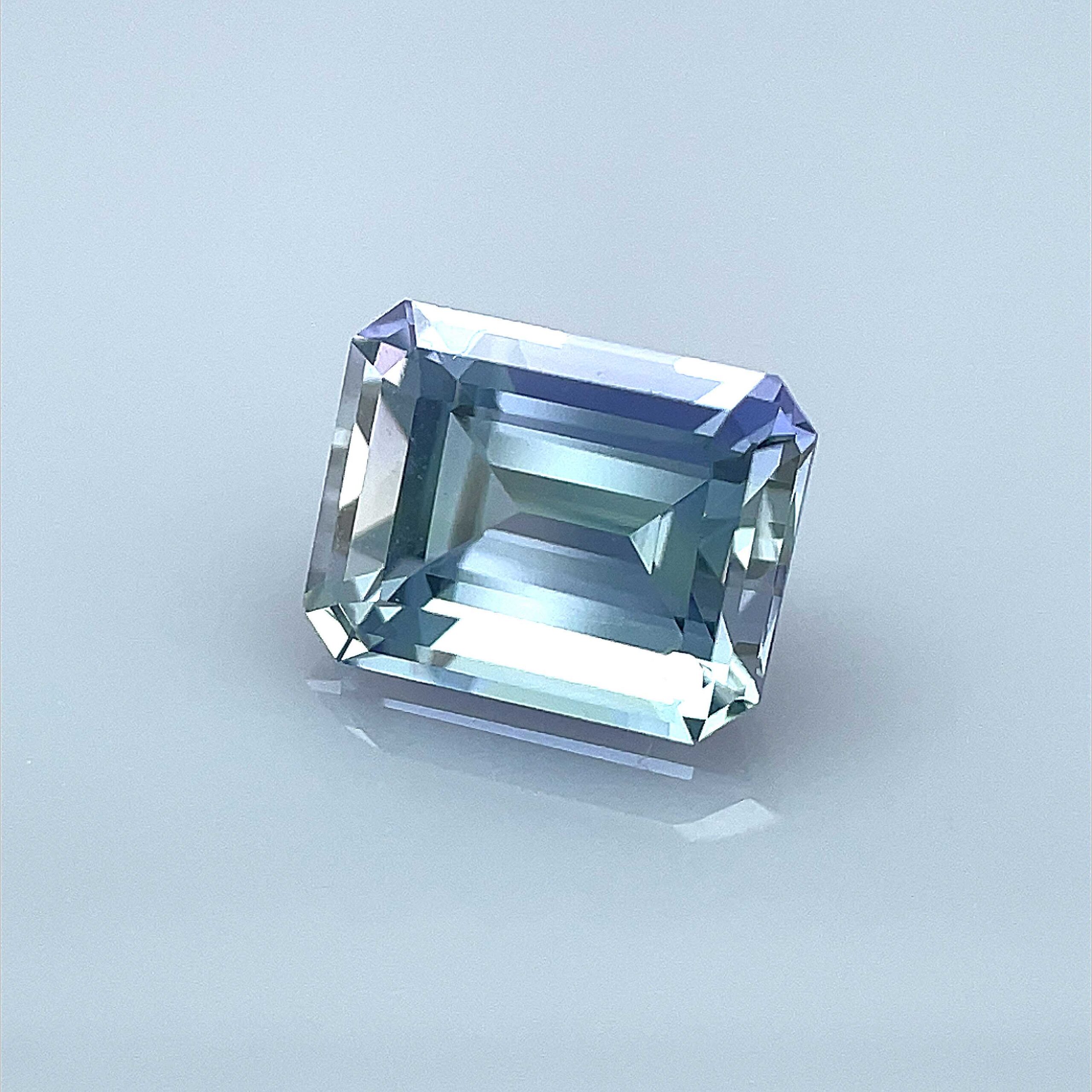 tanzanite naturelle bleue taille emeraude